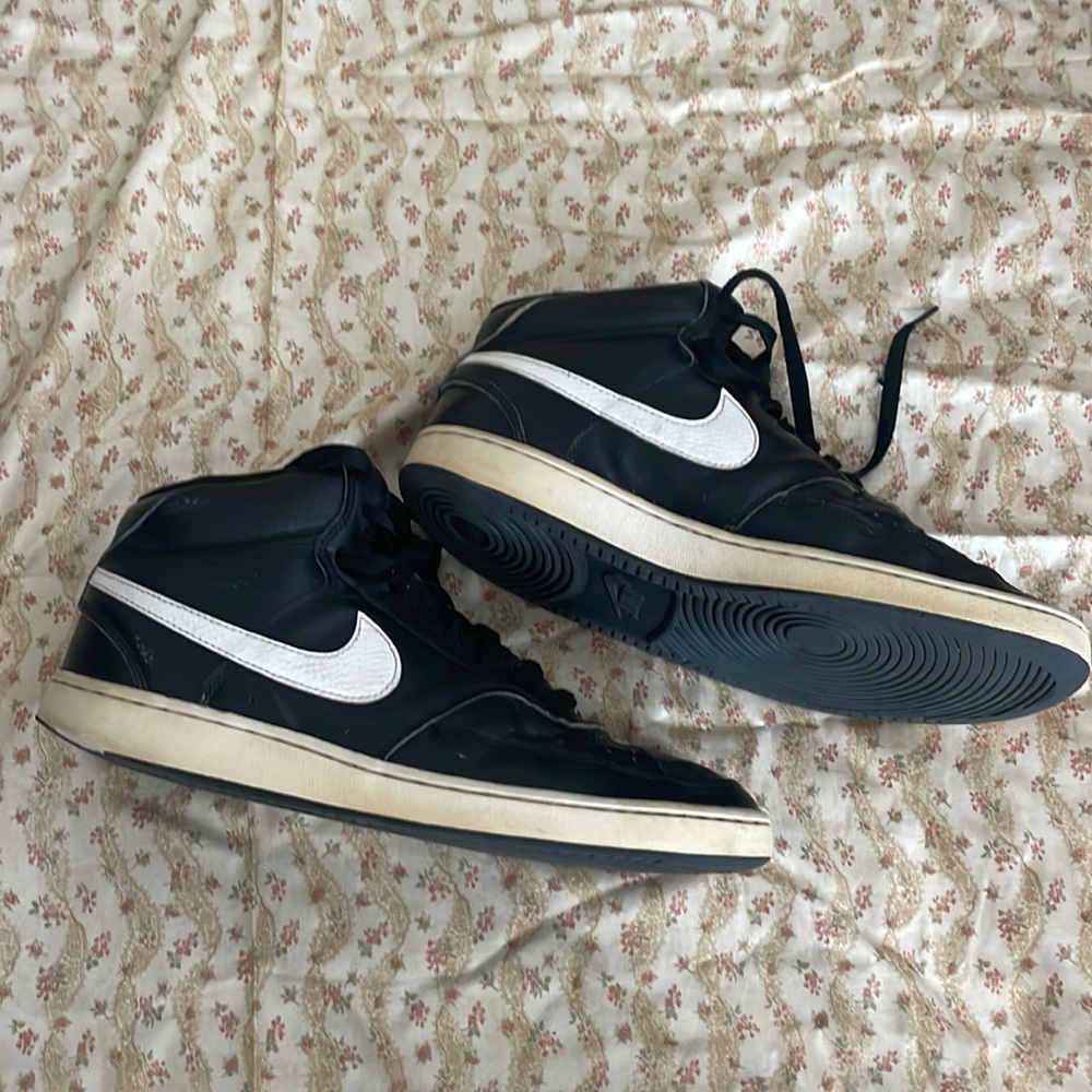 MENS Vintage Y2K Court Vision black Nikes. Pre-loved but still in good condition
